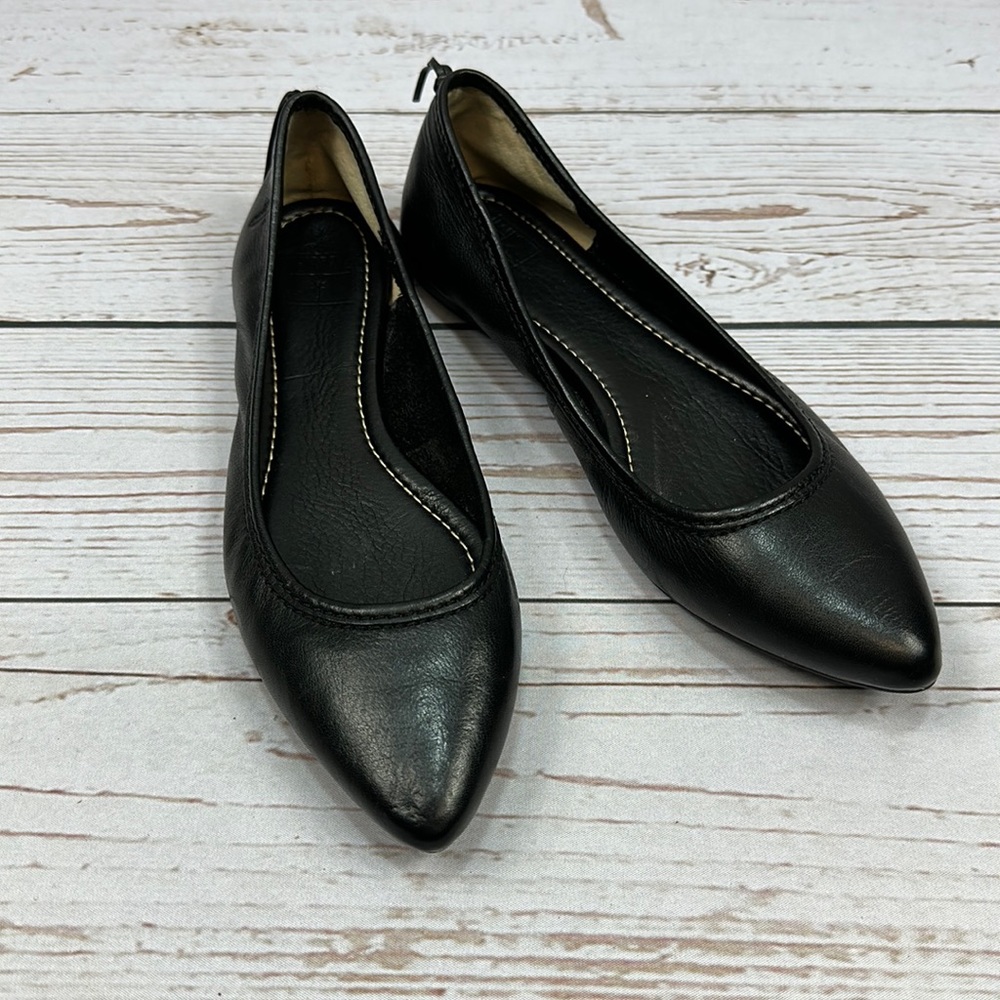 Frye Regina Black Leather Flats, Sz 7